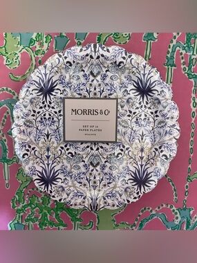 Morris & Co. Floral scalloped edge Paper Plates - hyacinth